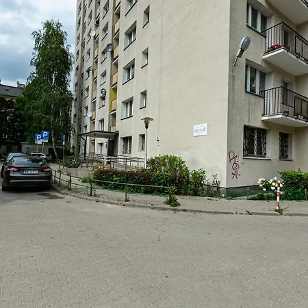 Twarda 56a - Better * Varsó